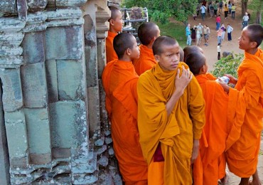 monks-angkor-wat-cambodia.jpg