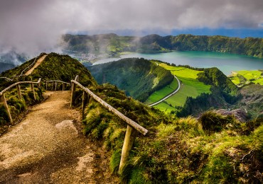 pathway-twin-lakes-sao-miguel-azores-13972959685.jpg