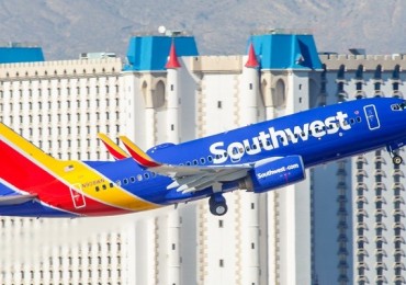 southwest-airlines-plane-takeoff-las-vegas-excalibur-featured-shutterstock-329640158-830x400.jpg