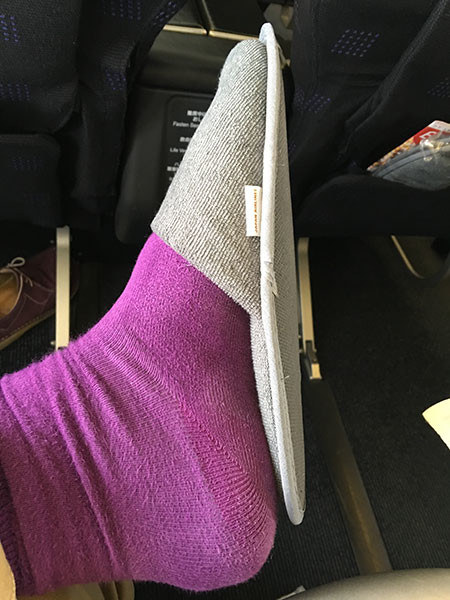 The slippers JAL provided weren't suitable for my US size 13 feet.