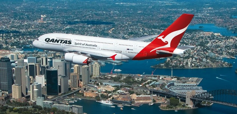 qantas-plane-sydney-harbour-featured-2-830x400.jpg