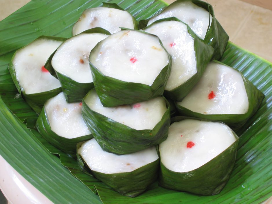 Try the traditional Hainanese yi buah kueh 