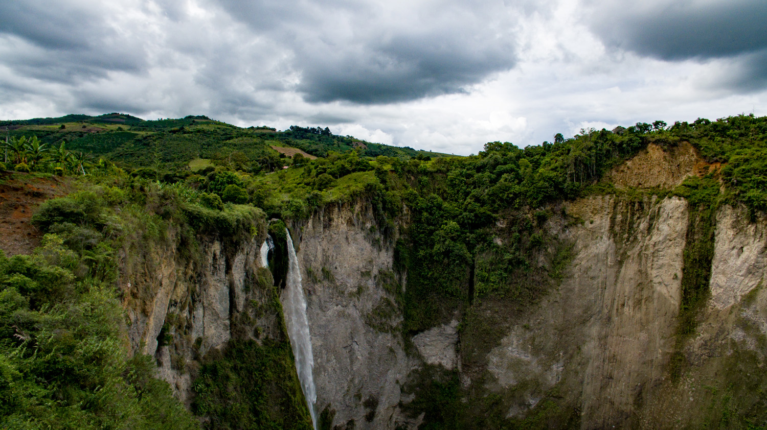 One of the incredible waterfalls outside San Agustín.