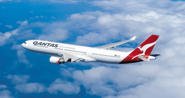 qantas-a330-flying.jpg