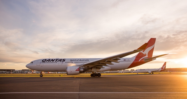 qantas-a330-200-sunrise.jpg