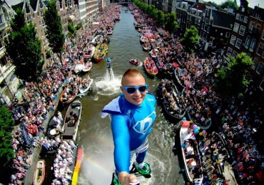 canal-parade-in-amsterdam.jpg