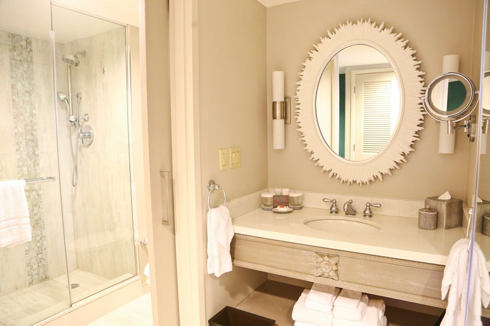 Bathroom at Loews Royal Pacific Resort • Universal Orlando Resort