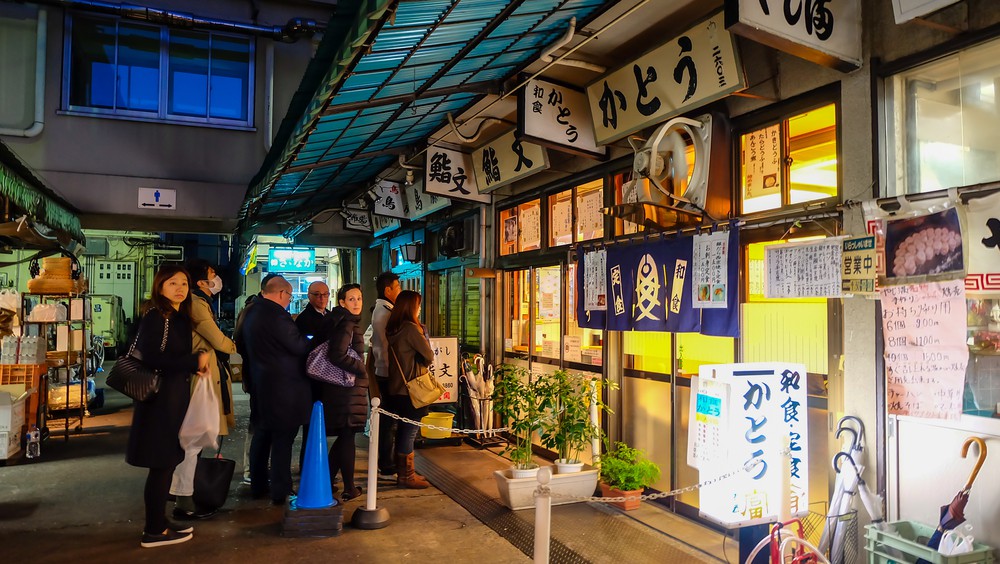 Tokyo's iconic Tsukiji market to move after much uncertainty  