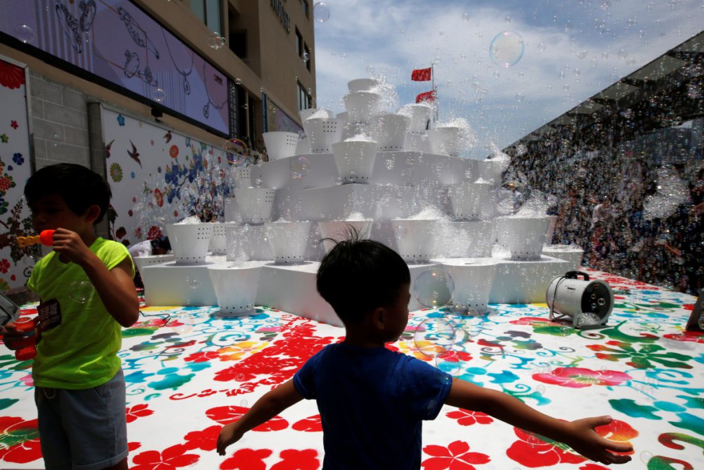 In pictures: Bubbles cascade down Hong Kong’s harbor in public art exhibition  In pictures: Bubbles cascade down Hong Kong’s harbor in public art exhibition  In pictures: Bubbles cascade down Hong Kong’s harbor in public art exhibition  