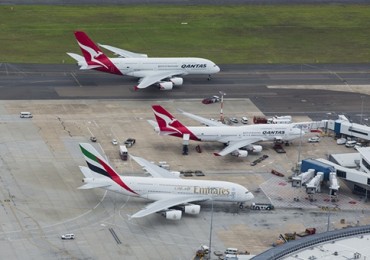 qantas-emirates-sydney-airport-edited.jpg