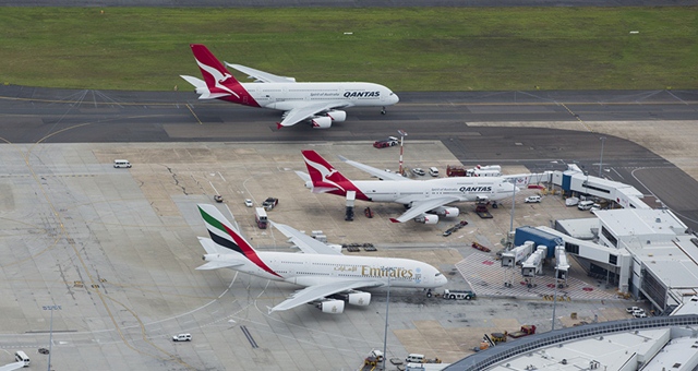 qantas-emirates-sydney-airport-edited.jpg