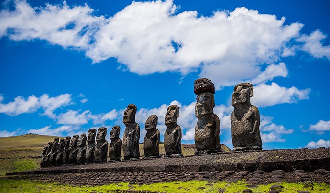 the heads of Easter Island, Chile, giant carved heads, island tribes, Moai statues